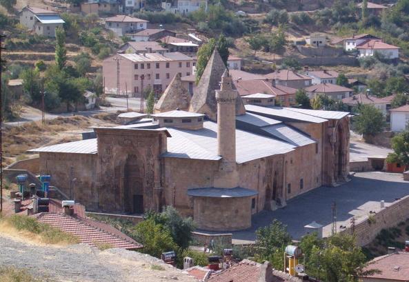 DİVRİĞİ ULU CAMİİ VE DARÜŞŞİFASI DİVRİĞİ ULU CAMİİ VE DARÜŞŞİFASI